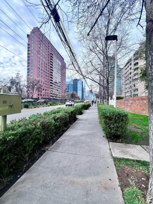 Espacioso Y Comodo En Las Condes Apartamento